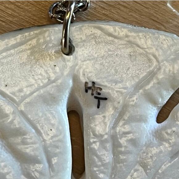 Vintage Painted Sand Dollar Necklace. Blue Bird w/ Flowers. Signed. Birds Beach - Picture 5 of 7